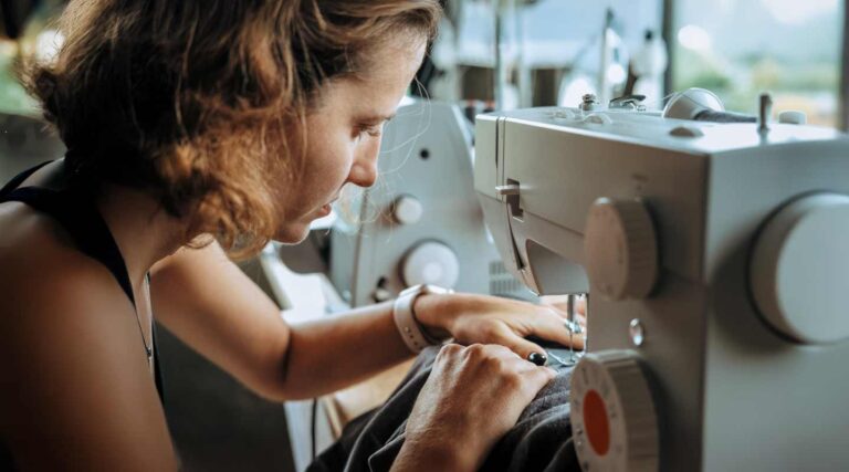 Online Nähatelier und Anpassungs-Schneiderei in Zürich